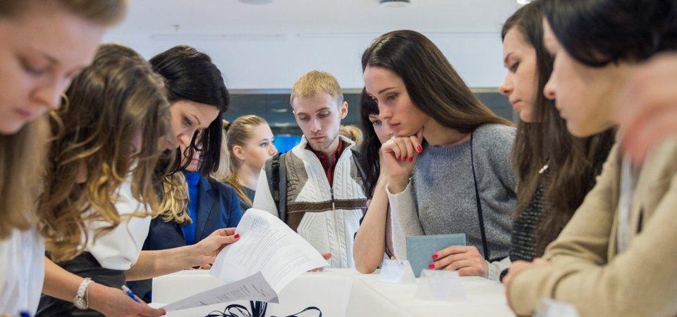 Куда пойти в Москве: 7 самых важных интерьерных выставок осени