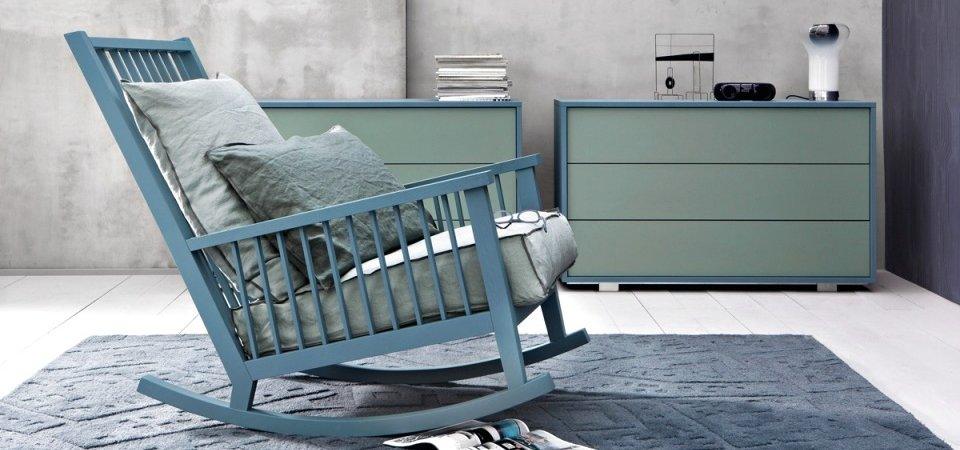 Кресло-качалка в интерьере: 35 самых красивых и необычных моделей и 5 советов по выбору