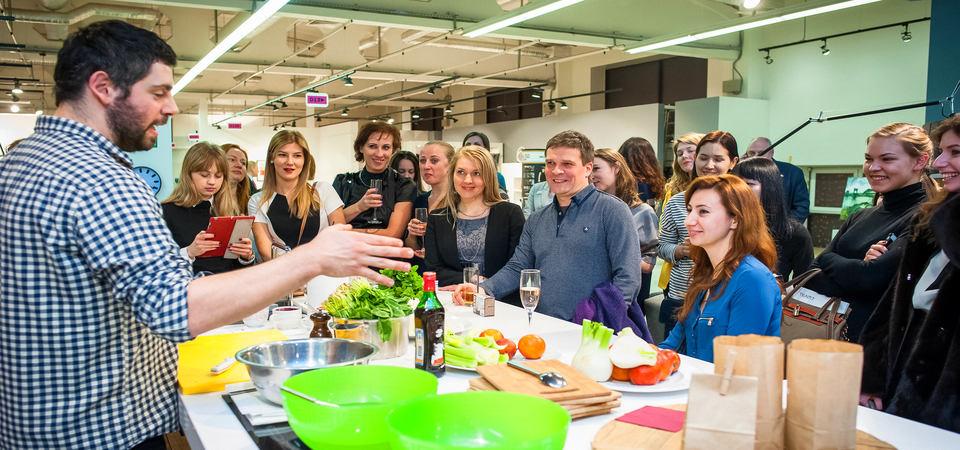 Встреча весны в галерее интерьеров