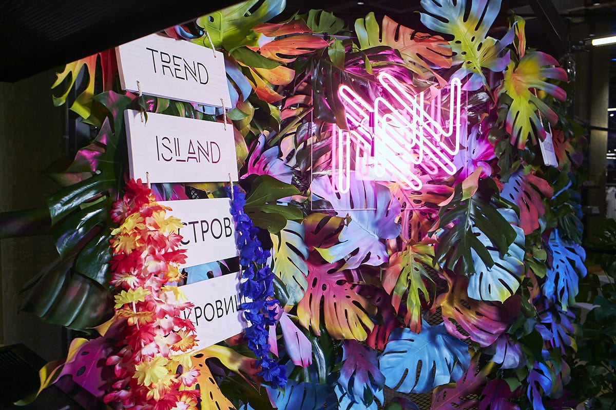 Тропики, неон и мода — полный фотоотчёт с открытия Trend Island