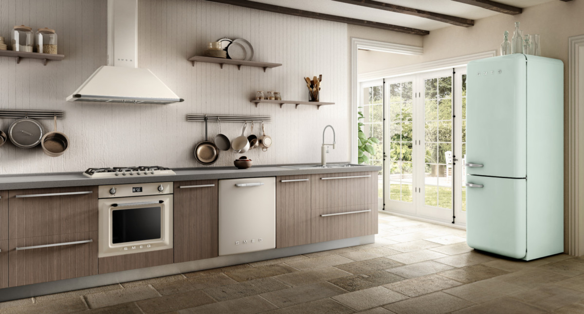 Smeg выпустил известный холодильник FAB в новом размере