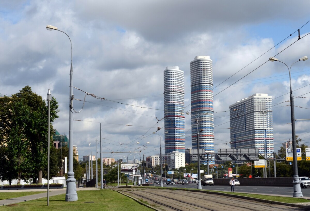 Какую сумму нужно собрать, чтобы купить квартиру в Москве