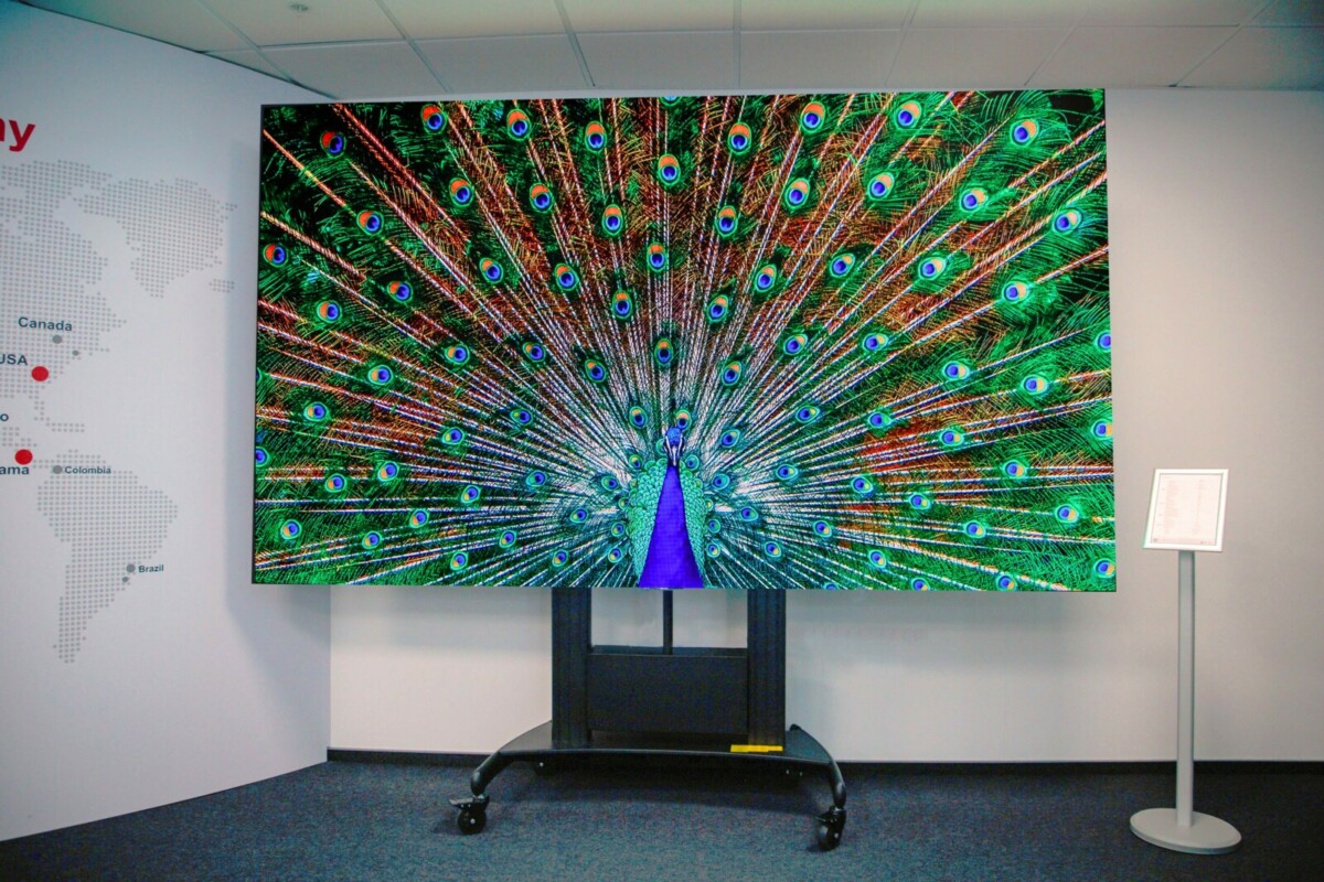 Новый дисплей LG LED All-in-One Smart LAEC