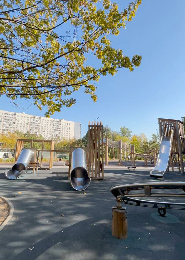 спортивная площадка в парке яуза
