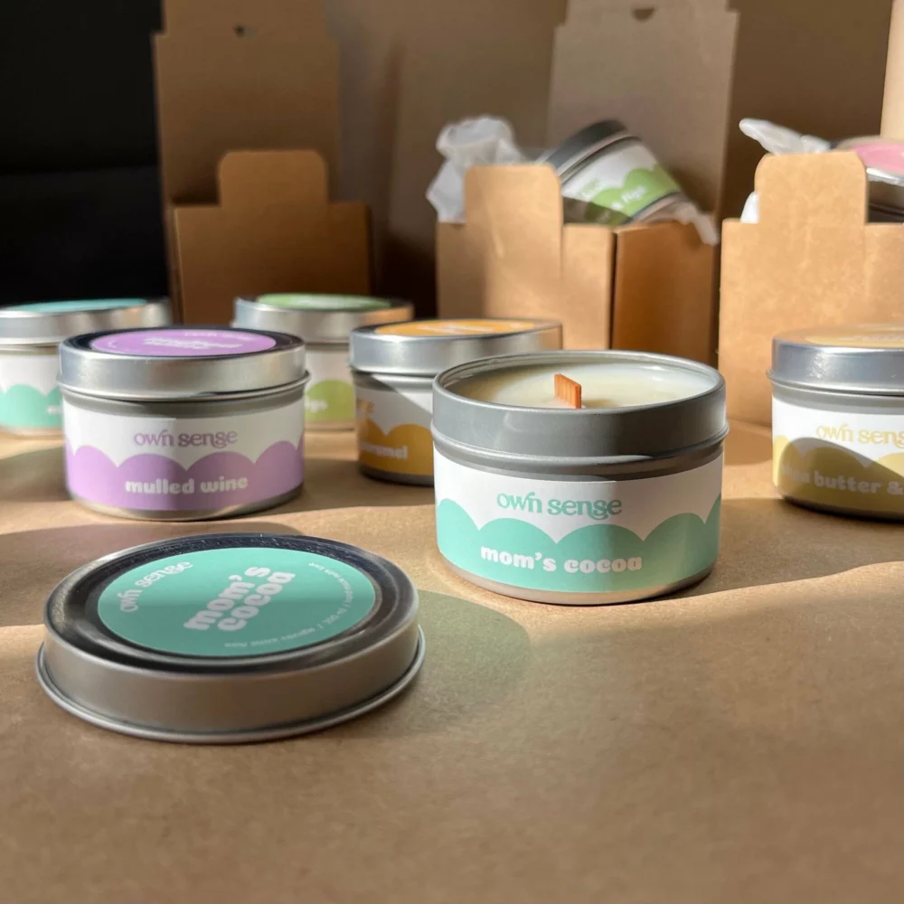 Свеча ароматическая ownsense store " Булочка с корицей " с деревянным фитилем для дома;