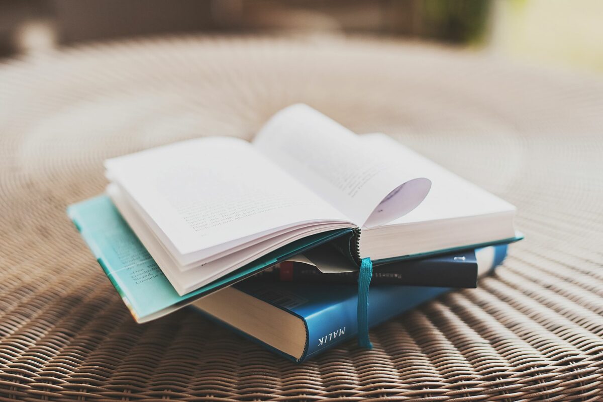 5 книг про цвет: такого о радуге вы еще не читали